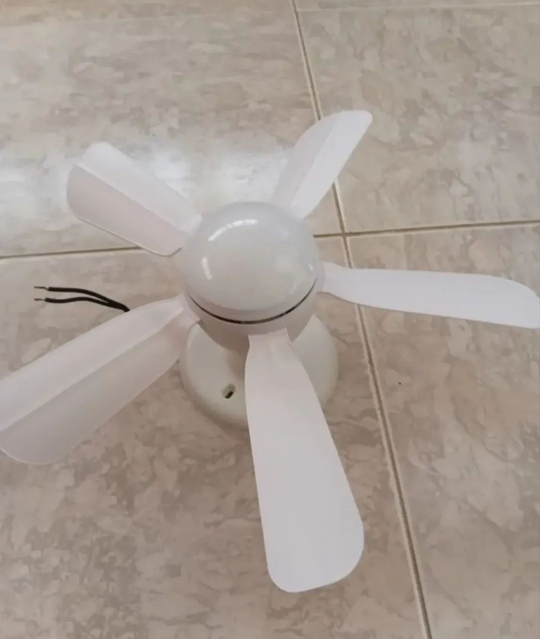 ? Lâmpada com Ventilador de 5 Pétalas - Foto 3
