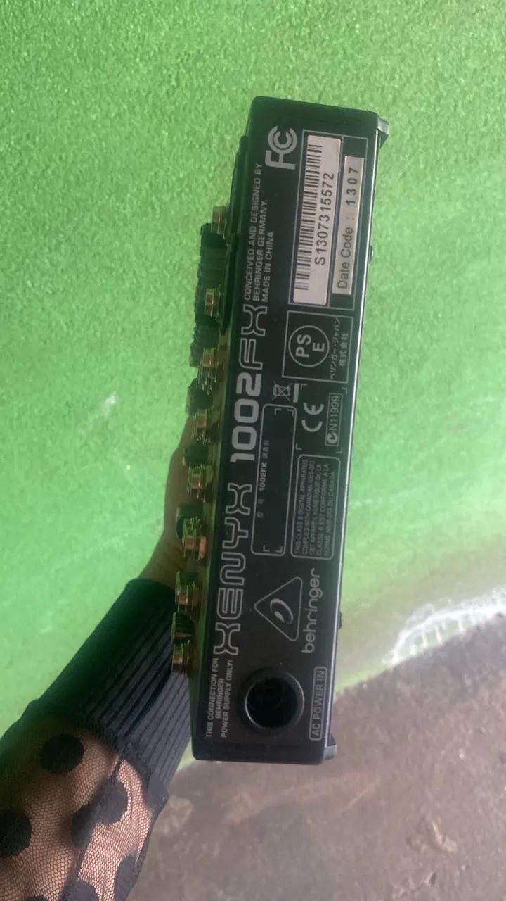 Mesa de Som Analógica 2 canais1002-FX - Behringer - Foto 2