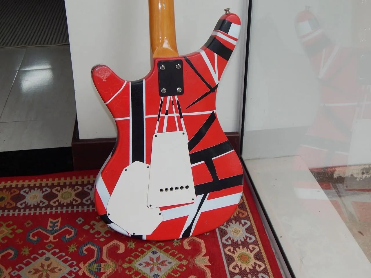 Guitarra estilo Eddie Van Halen - Foto 3