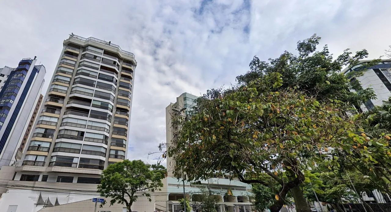 Locação | Apartamento Mobiliado com vista mar e 3 quartos no Centro de Florianópolis