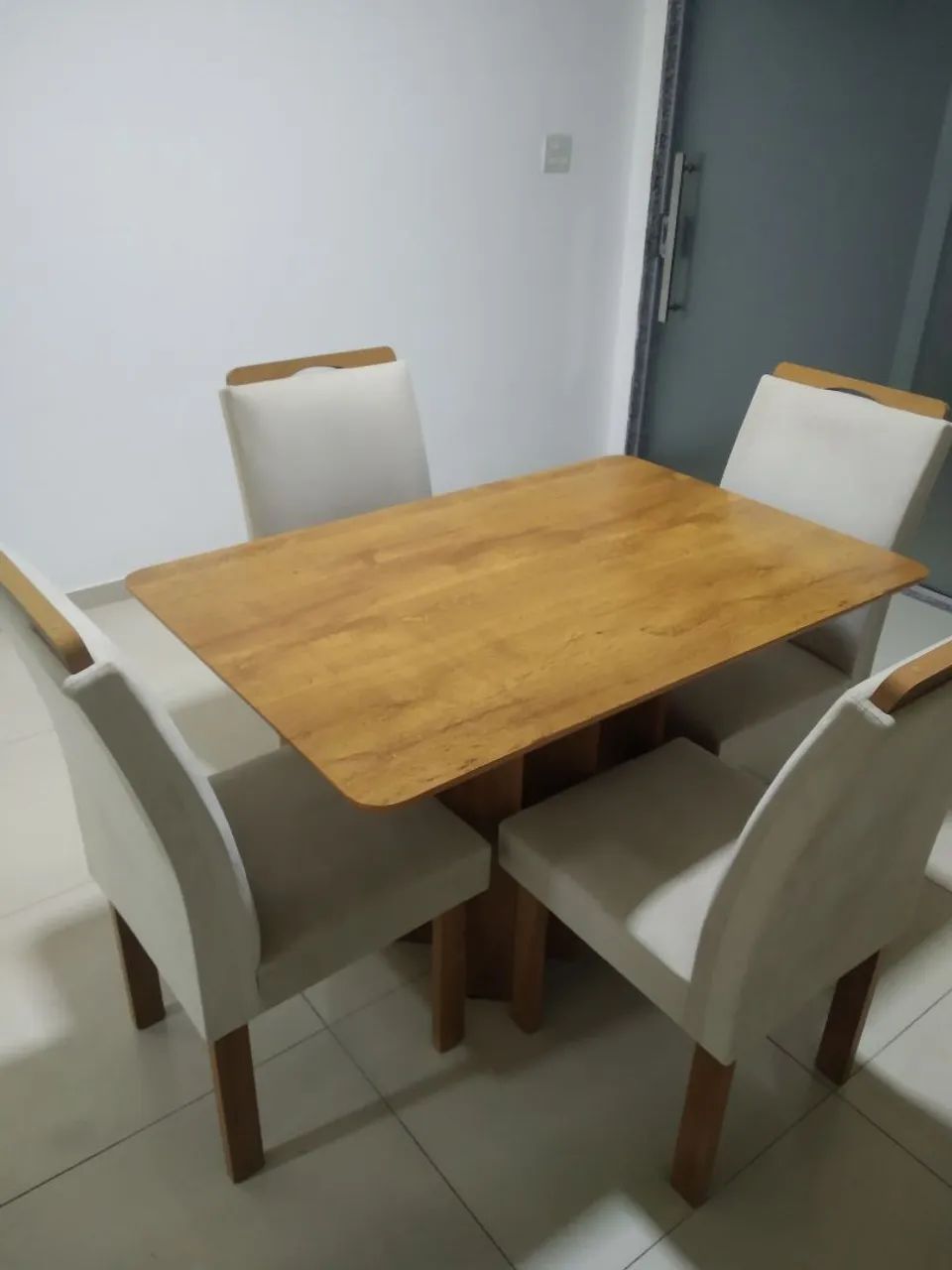 Mesa de jantar/4 cadeiras