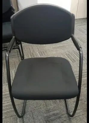 Cadeira Fixa reforçada e empilhável    - Foto 3