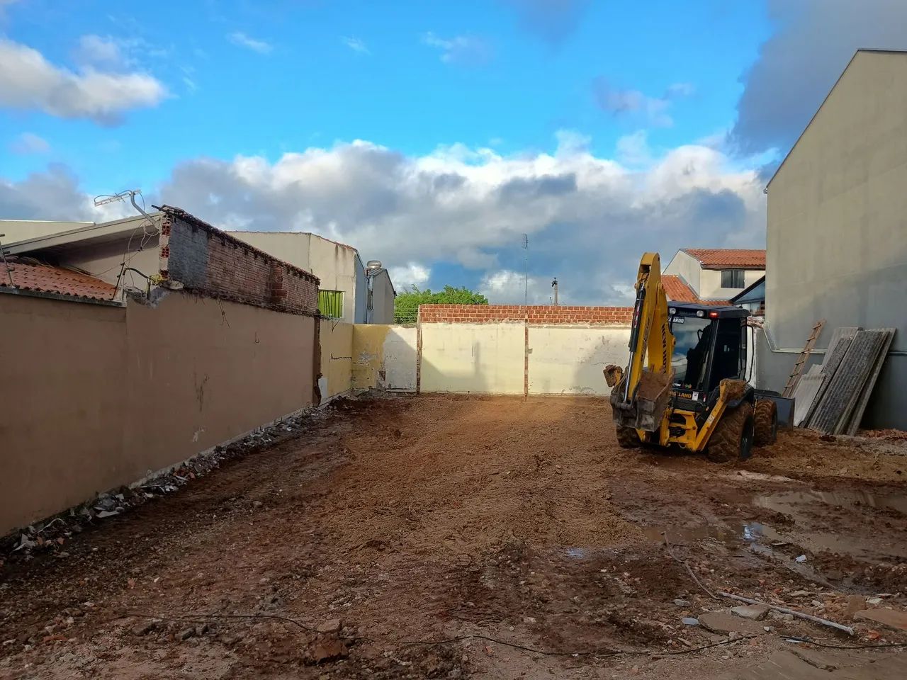 Demolição de Casas  - Foto 4