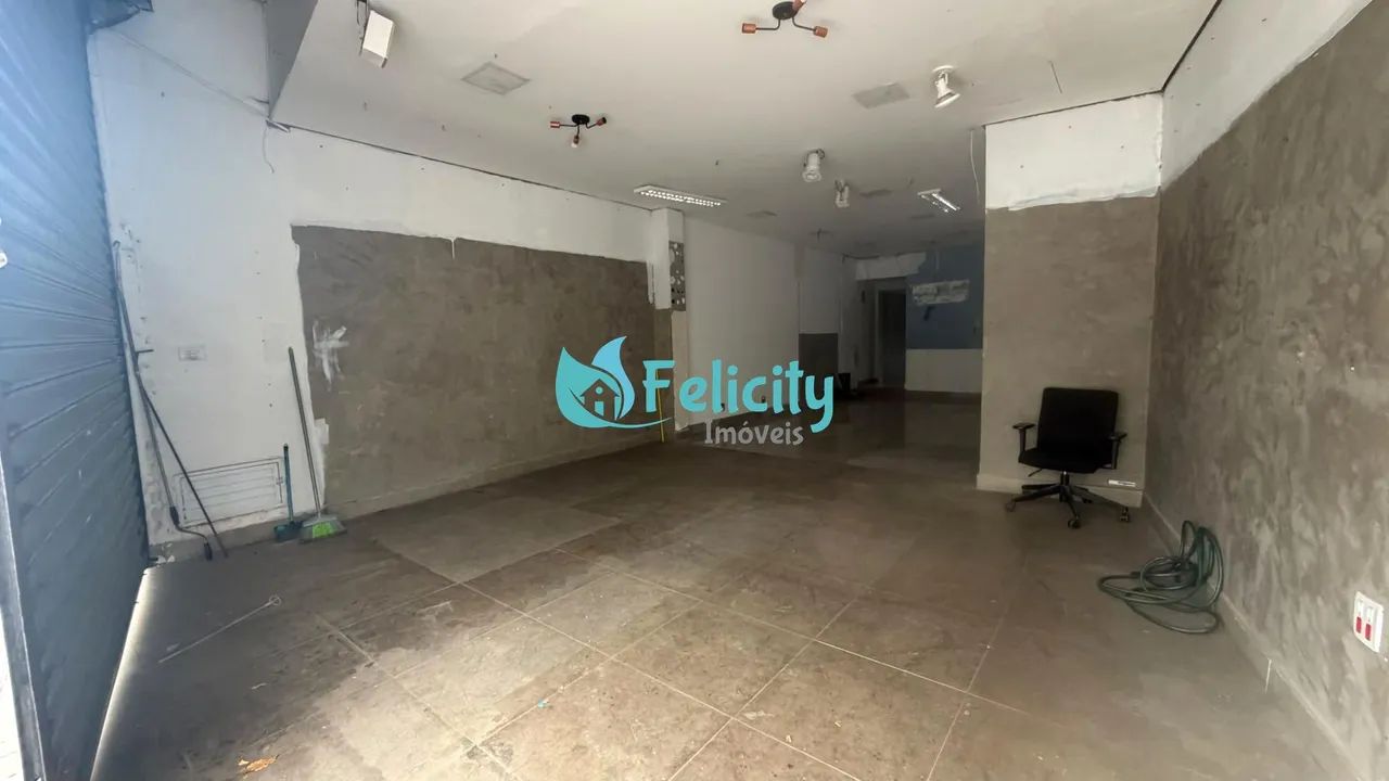 Salão Comercial com 98 m², 2 Salas, 3 Banheiros e Churrasqueira - Foto 2