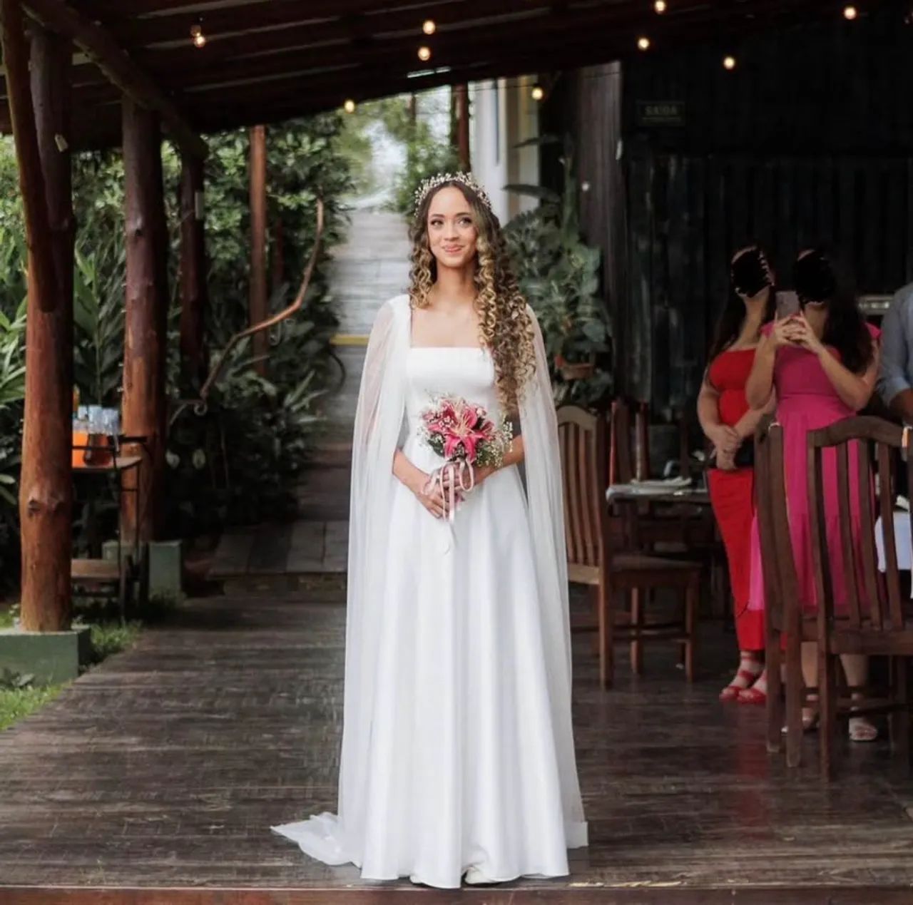 Vestido de Noiva c/ capa removível  - Foto 3