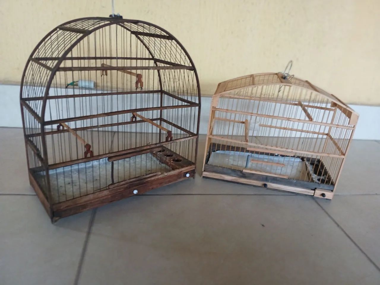 Gaiolas para passarinho as duas 