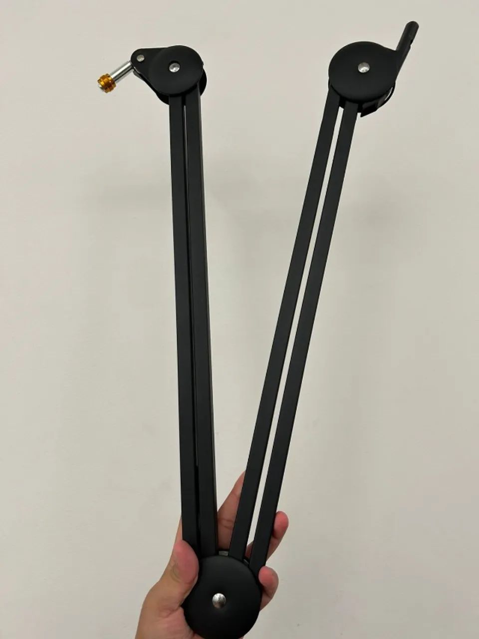 Suporte Braço Articulado Profissional 50cm - Mola Interna (Até 1.6kg)