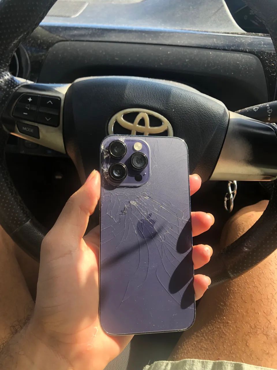 iPhone 14 pro max problema nas câmeras e no conector de carga!!