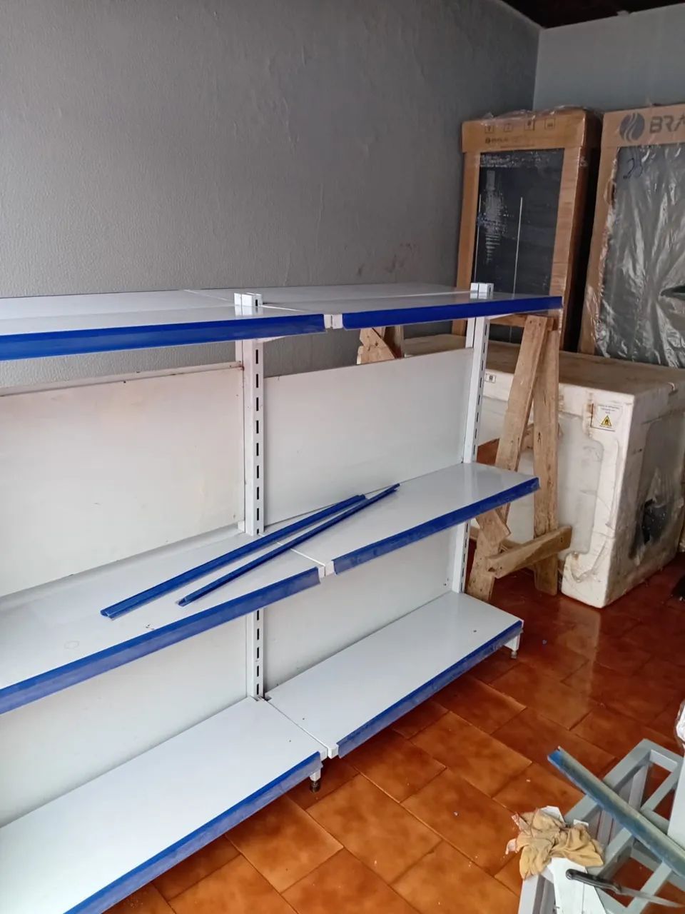 Gôndolas de centro semi novas