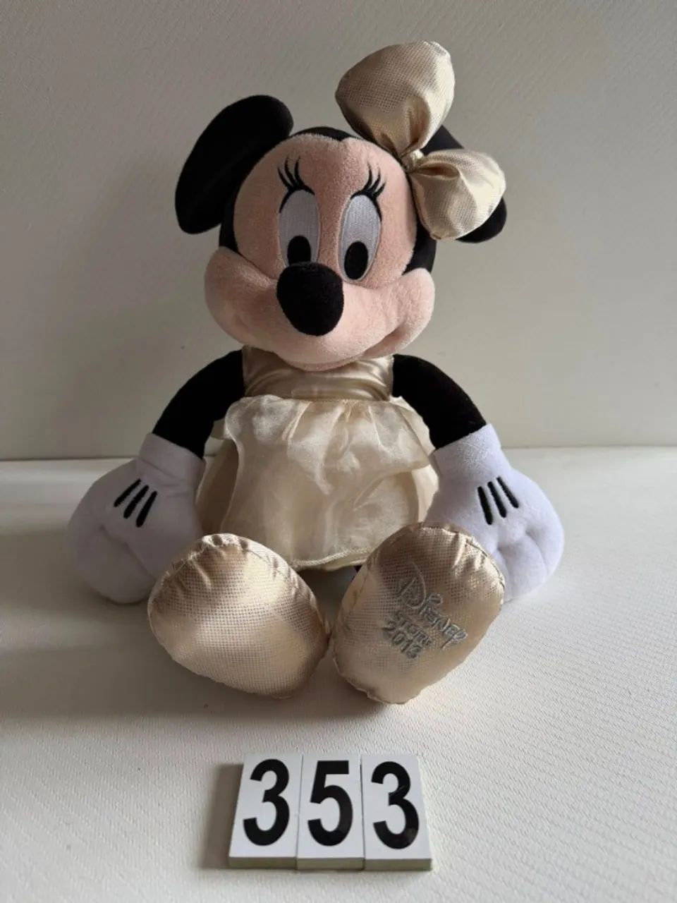 MINNIE DISNEY STORE 2013 42 CM 