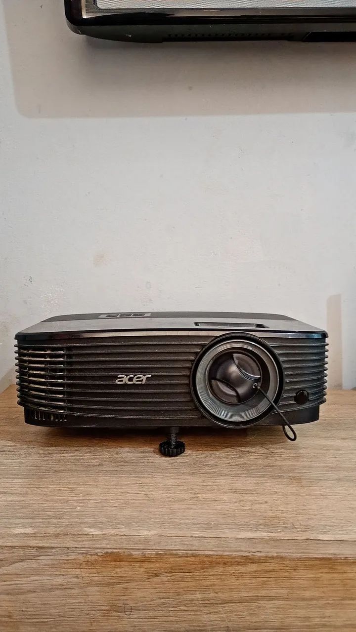 Retroprojetor Acer profissional 