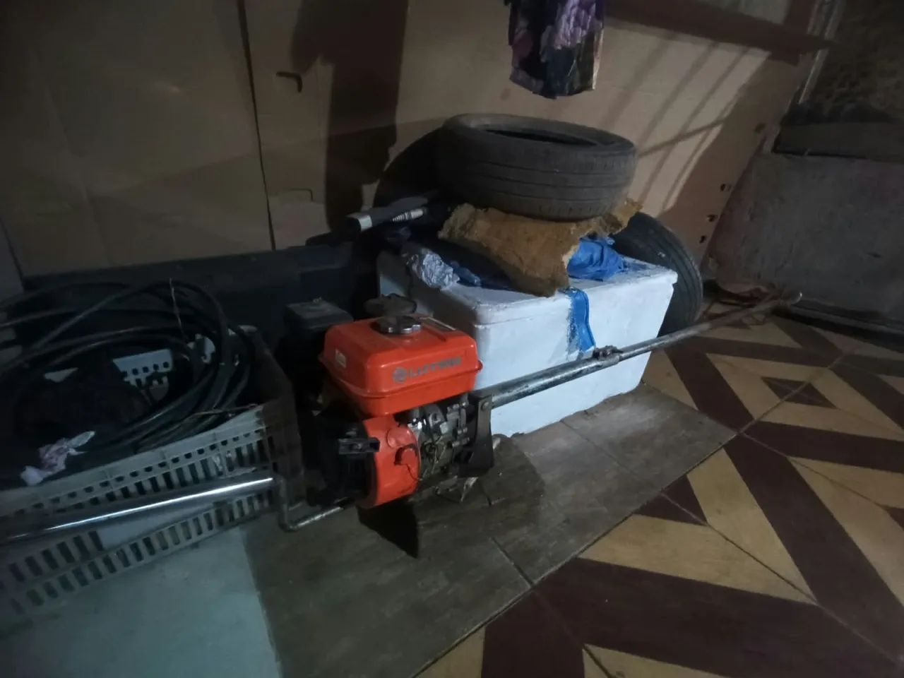 Vendo barco e  motor