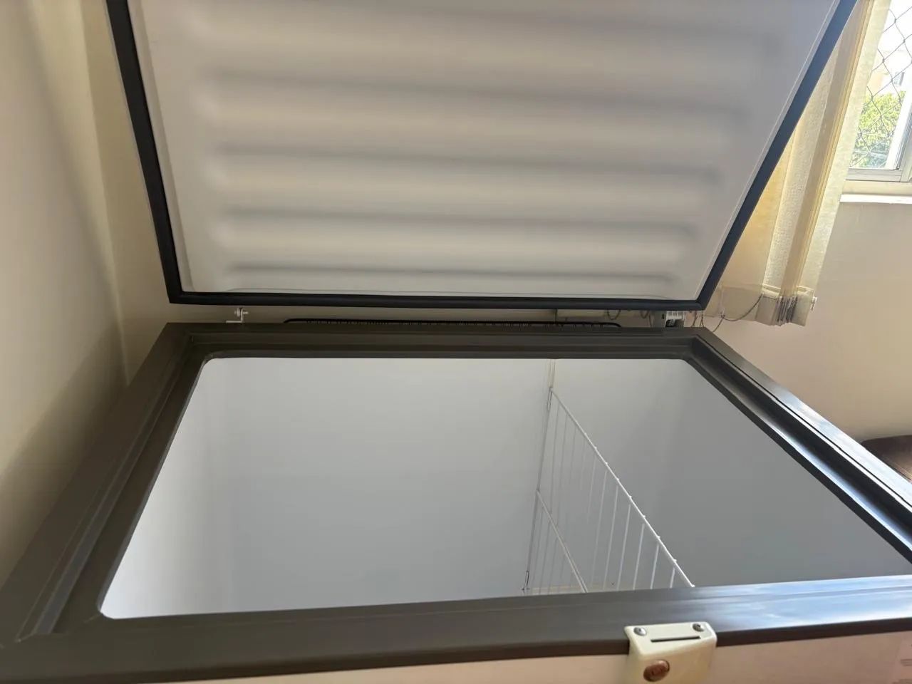 Freezer Horizontal Consul 305 Litros 127V - CHA31C - Foto 5