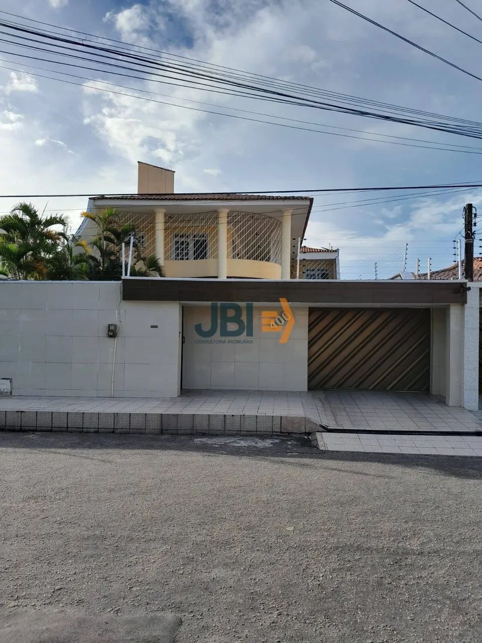 Casa Duplex de Alto Padrão Com 4 Suítes com varanda - Amadeu Furtado