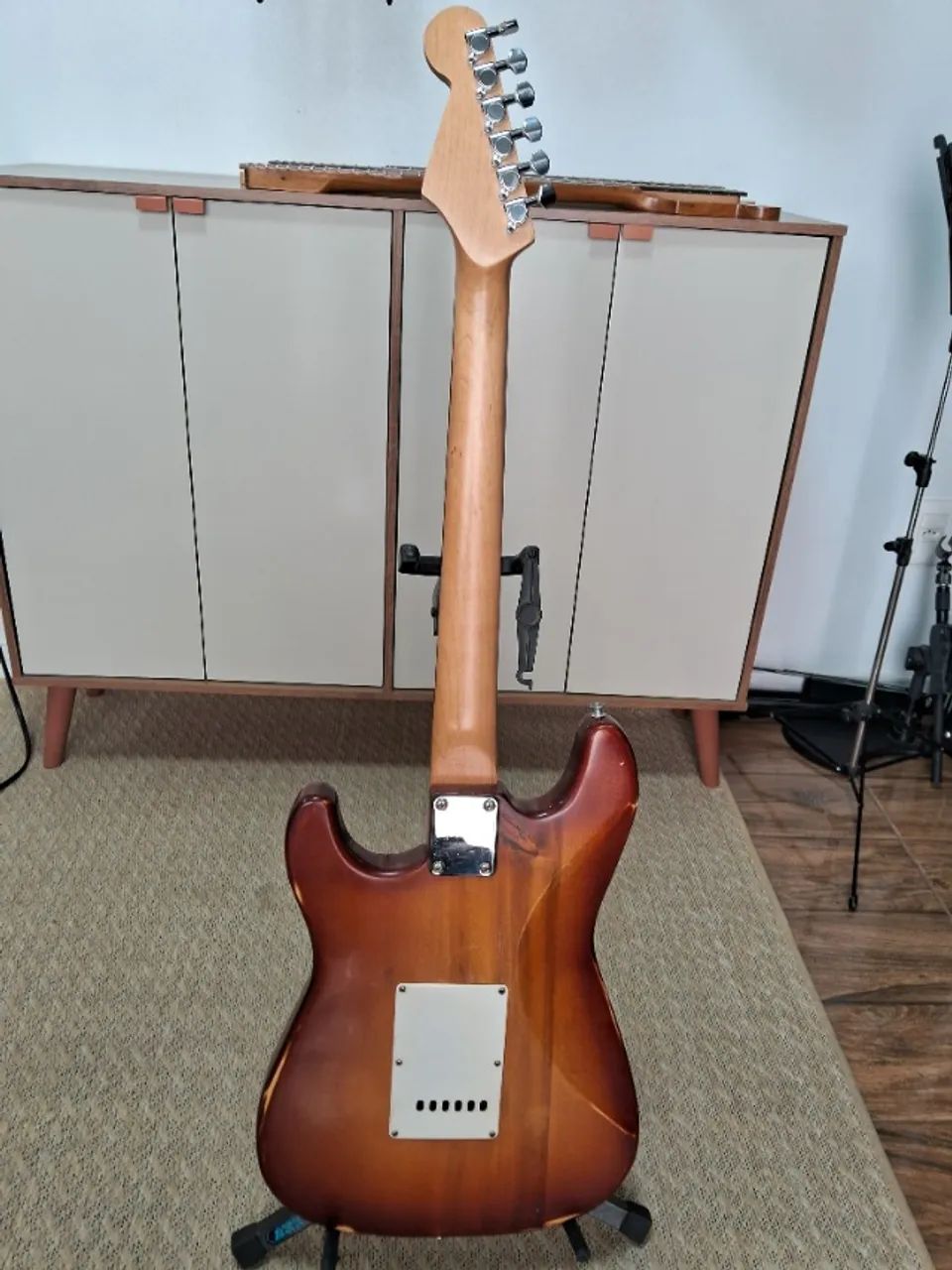 Guitarra Strato Montada Vintage Relic Verniz Nitrocelulose