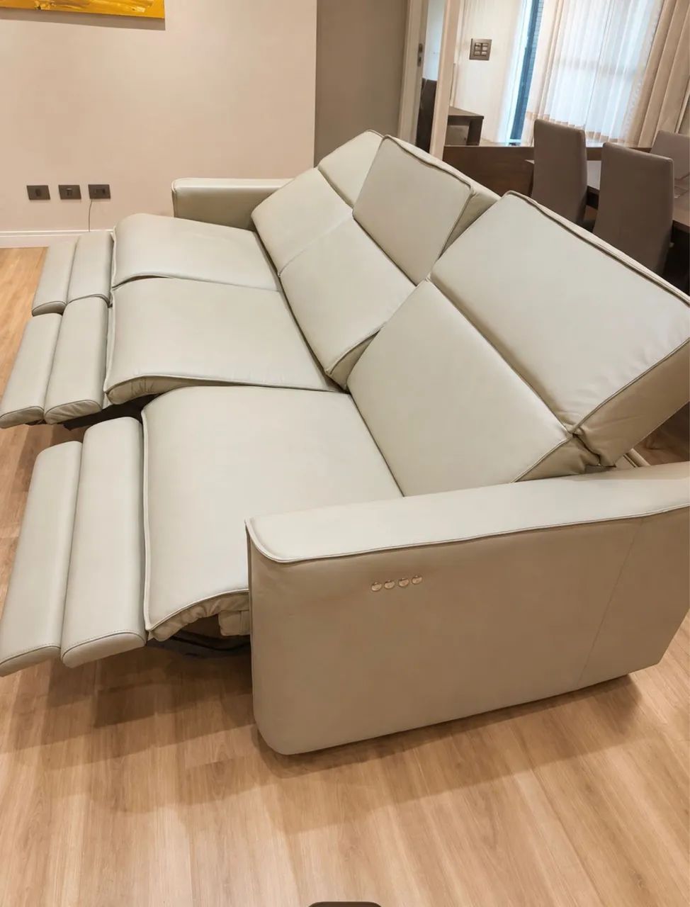 Sofá elétrico em couro legítimo ? perfeito estado