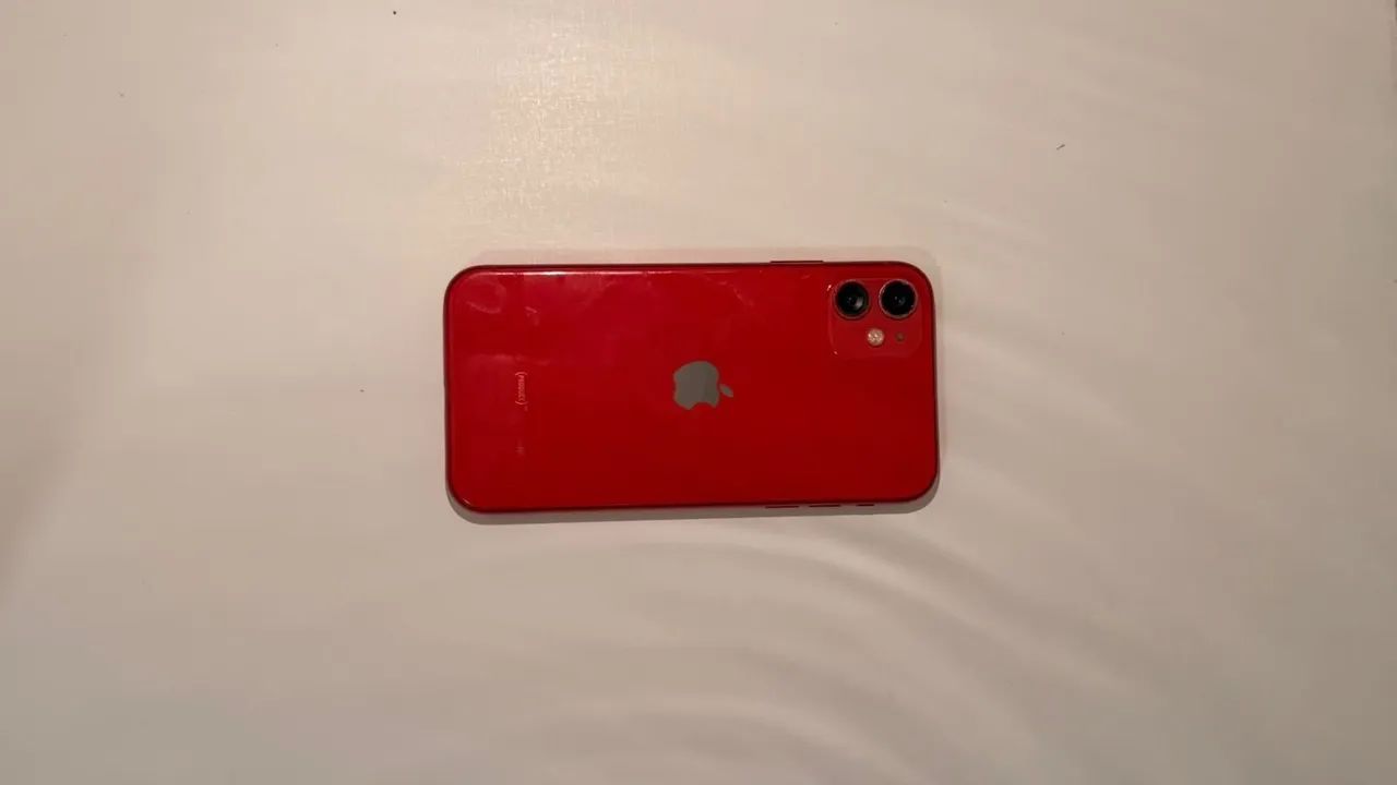 iPhone 11 vermelho e todo original e funcionando  - Foto 2