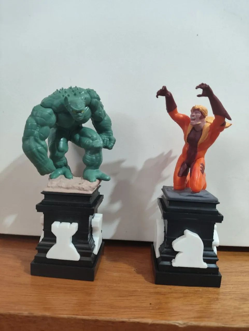 Kit miniaturas da Marvel de xadrez colecionáveis abominável e dentes de sabre