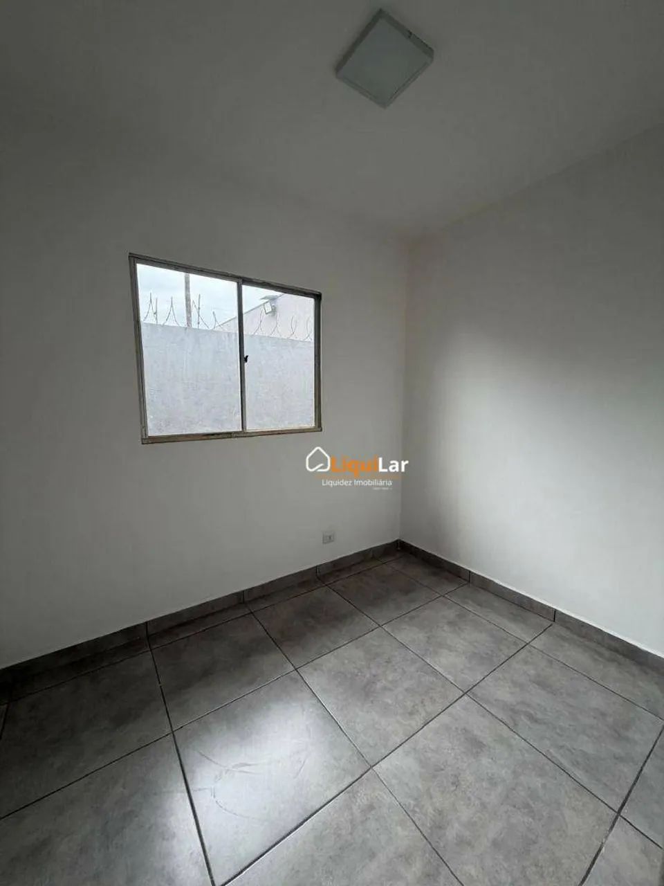 Jardim Noroeste com 2 Quartos, Amplo Quintal e Totalmente Reformada - Foto 3