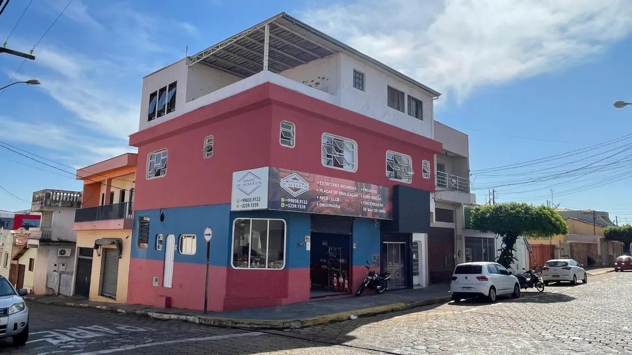 Prédio Comercial para Venda em Tatuí, Centro, 6 dormitórios, 1 suíte, 7 banheiros