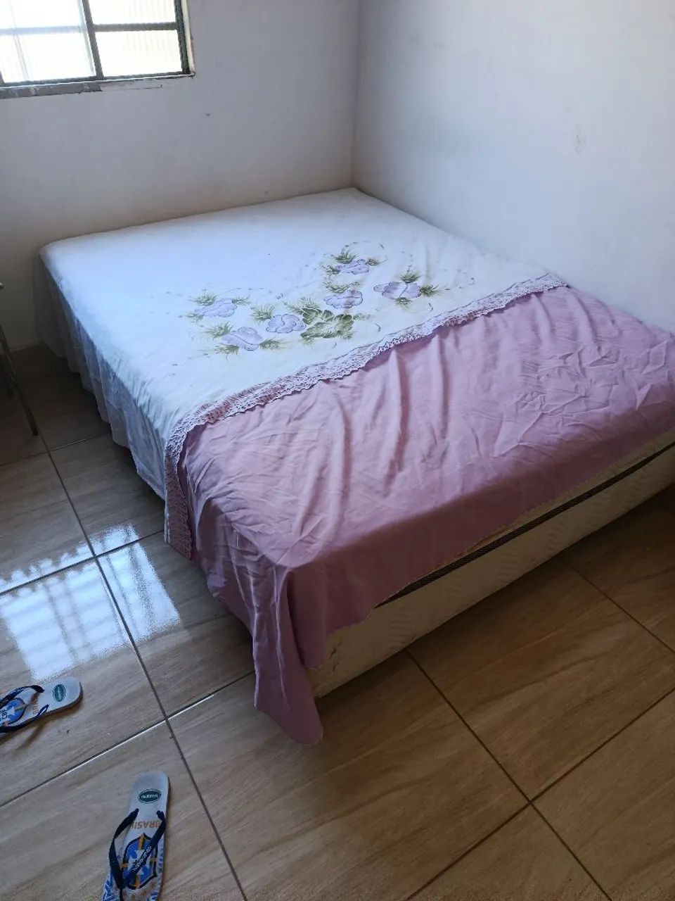 CAMA DE CASAL, GELADEIRA E SOFÁ! - Foto 3