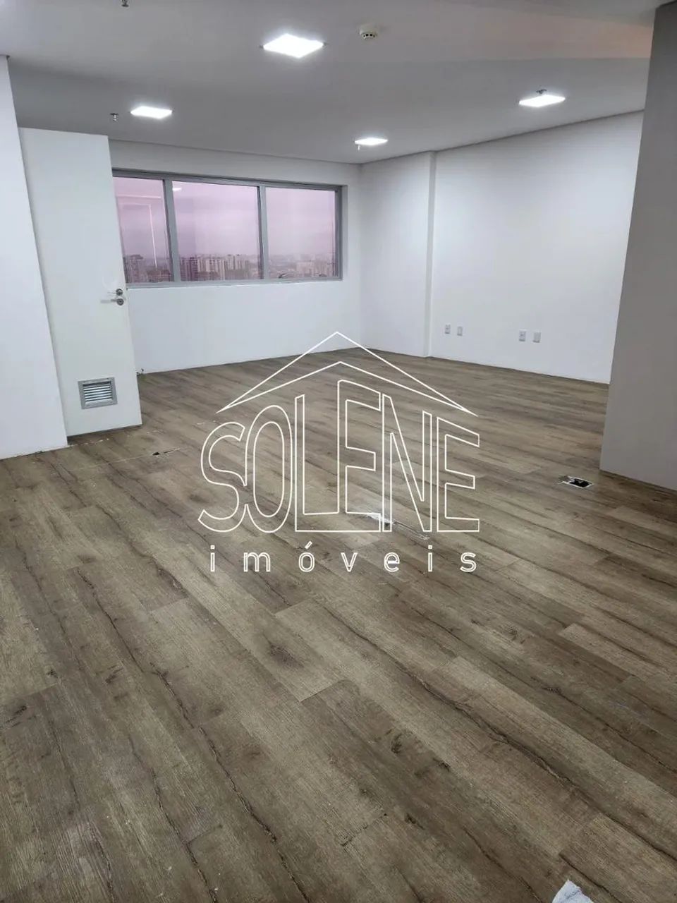 SALA COMERCIAL A VENDA NO PARQUE CONTINENTAL MEDINDO 53M² COM BANHEIRO, VARANDA E 1 VAGA D - Foto 3