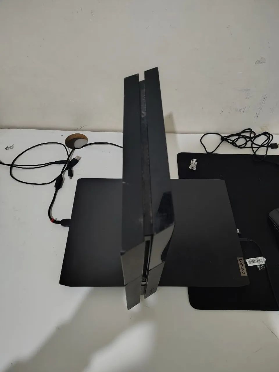 Ps4 com 2 controles e com detalhes  - Foto 4