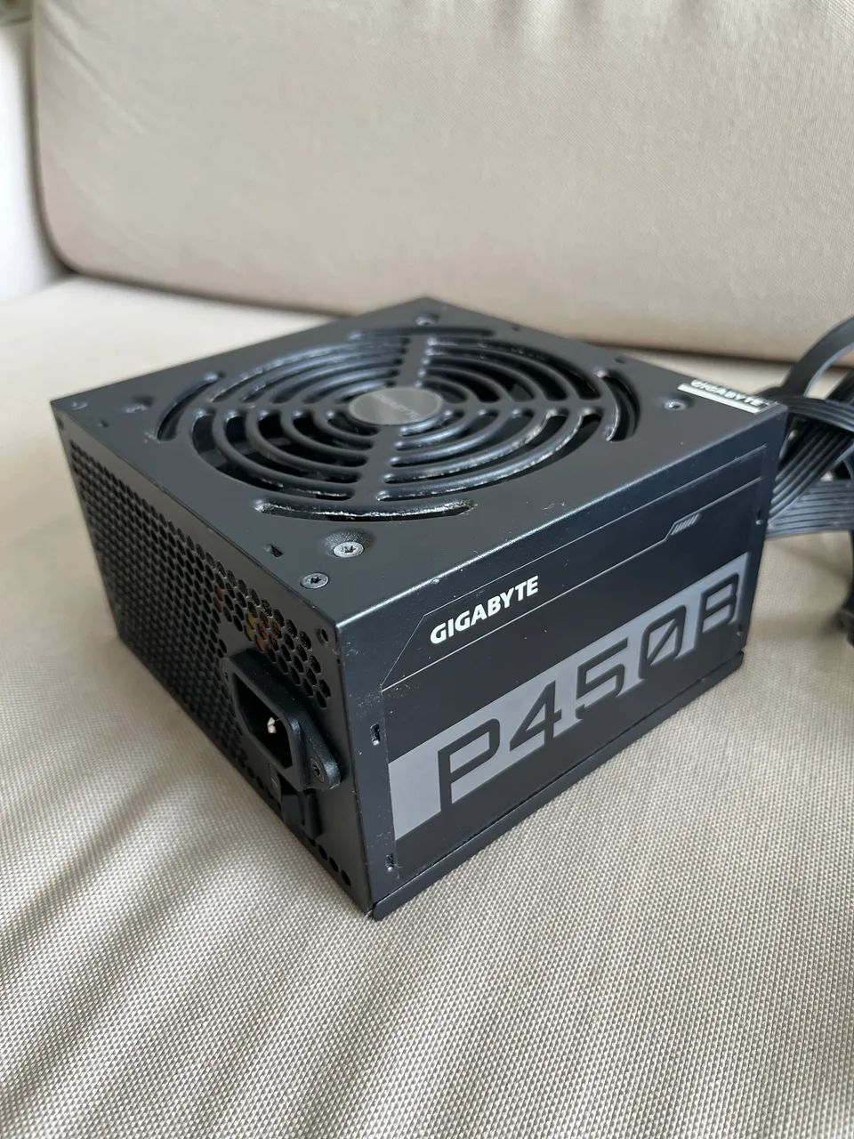 Fonte GIGABYTE P450B - Foto 3