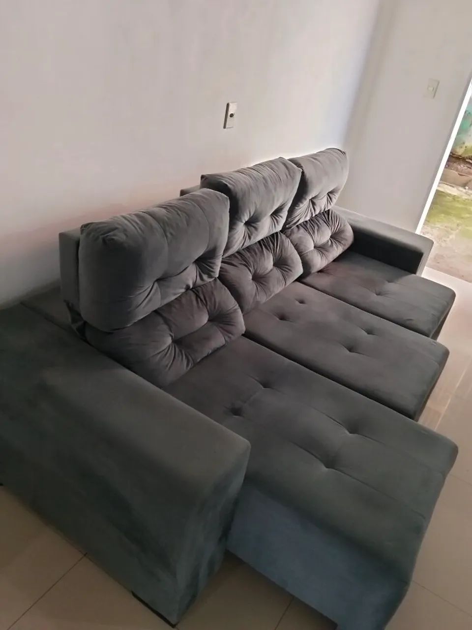 Sofá três lugares retrátil e reclinável. - Foto 5