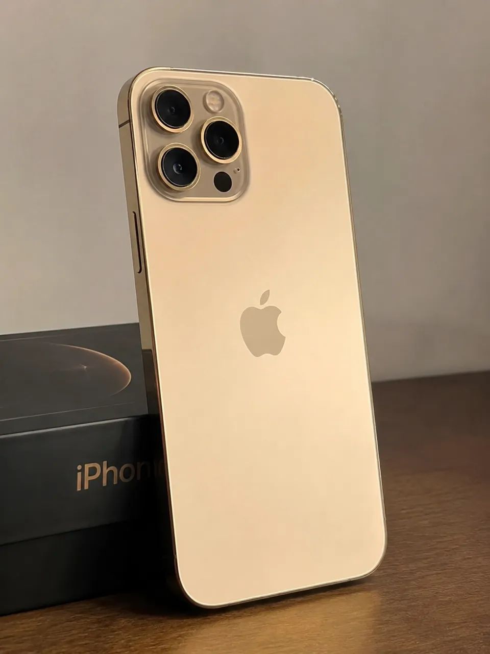 IPhone 12 Pro Max 256gb no precinho , todo original - Celulares e