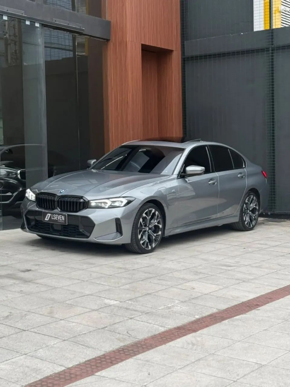 BMW 330E M Sport 2.0 Turbo Híbrido AU 2025