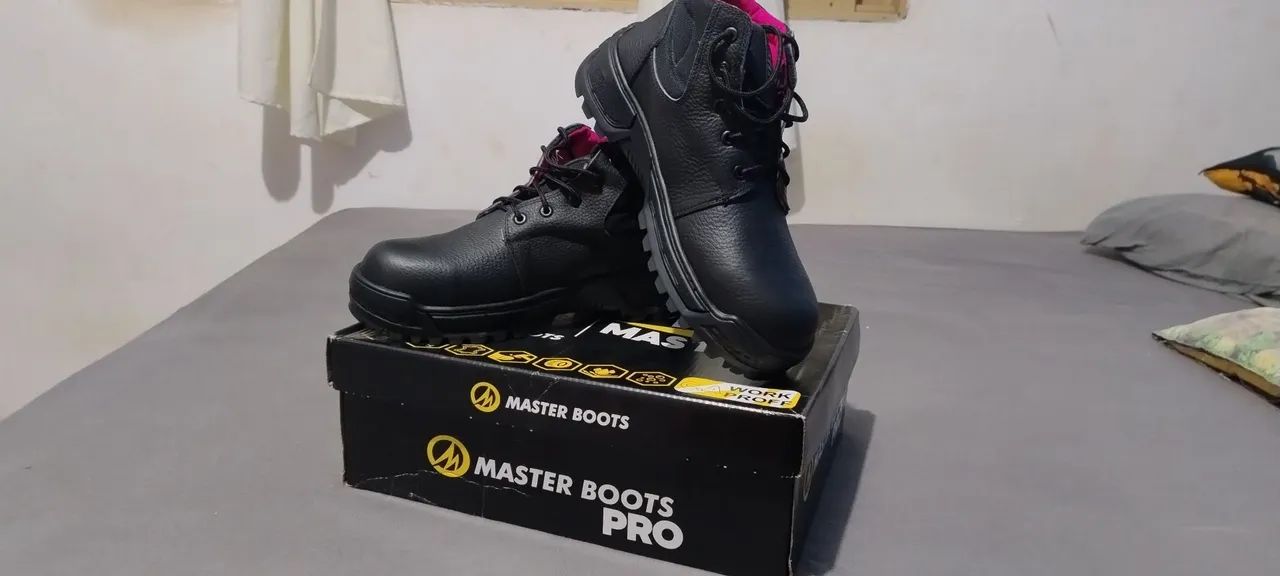 Bota de Segurança N° 37 Bico de Composite - Foto 3