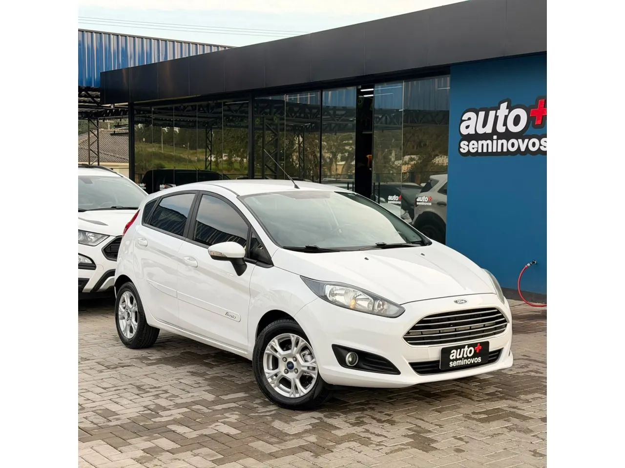 Ford Fiesta 1.6 SE Hatch 16V Flex 4P Powershift 2016 - Foto 3