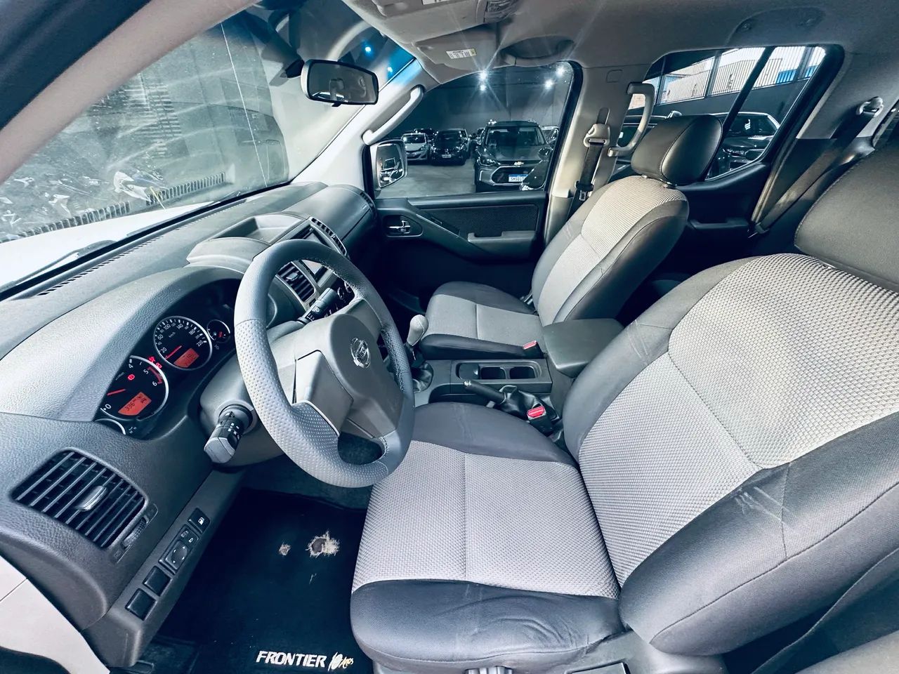 Nissan Frontier Frontier SV AT.CD 4x4 2.5 TB Diesel Mec. 2013