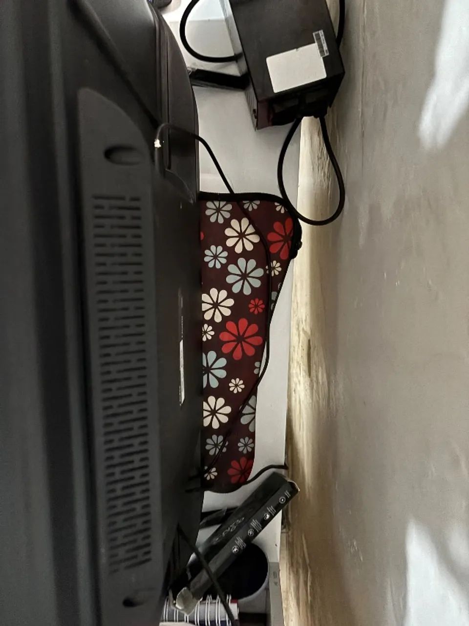 Tv AOC 32 POLEGADAS SMART SISTEMA ROKU - Foto 5