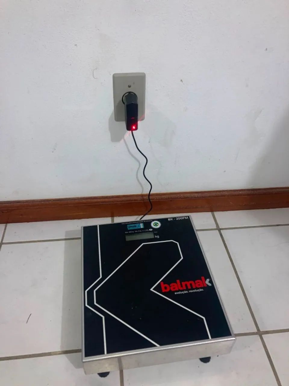 Balança digital portatil Balmak BK-200FM - Foto 2