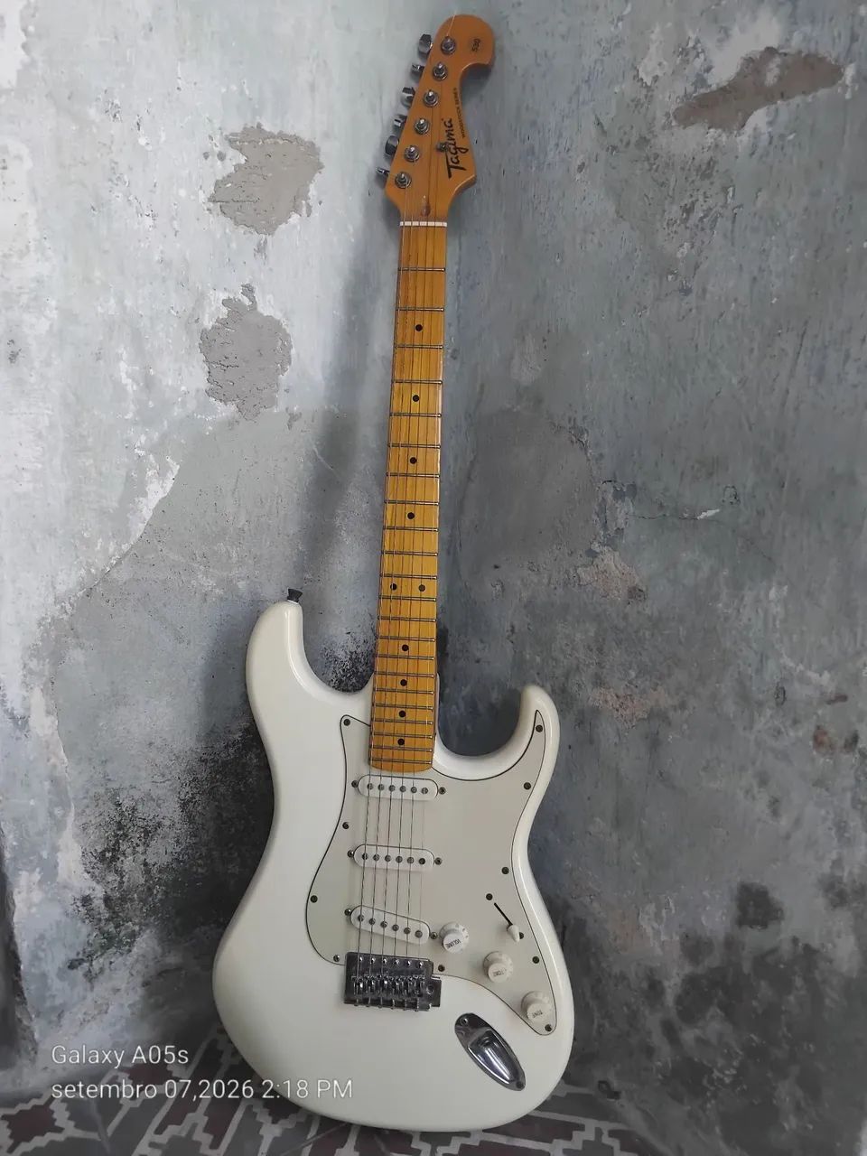 Guitarra e caixa amplificada 2 cabos santo angelo  - Foto 2
