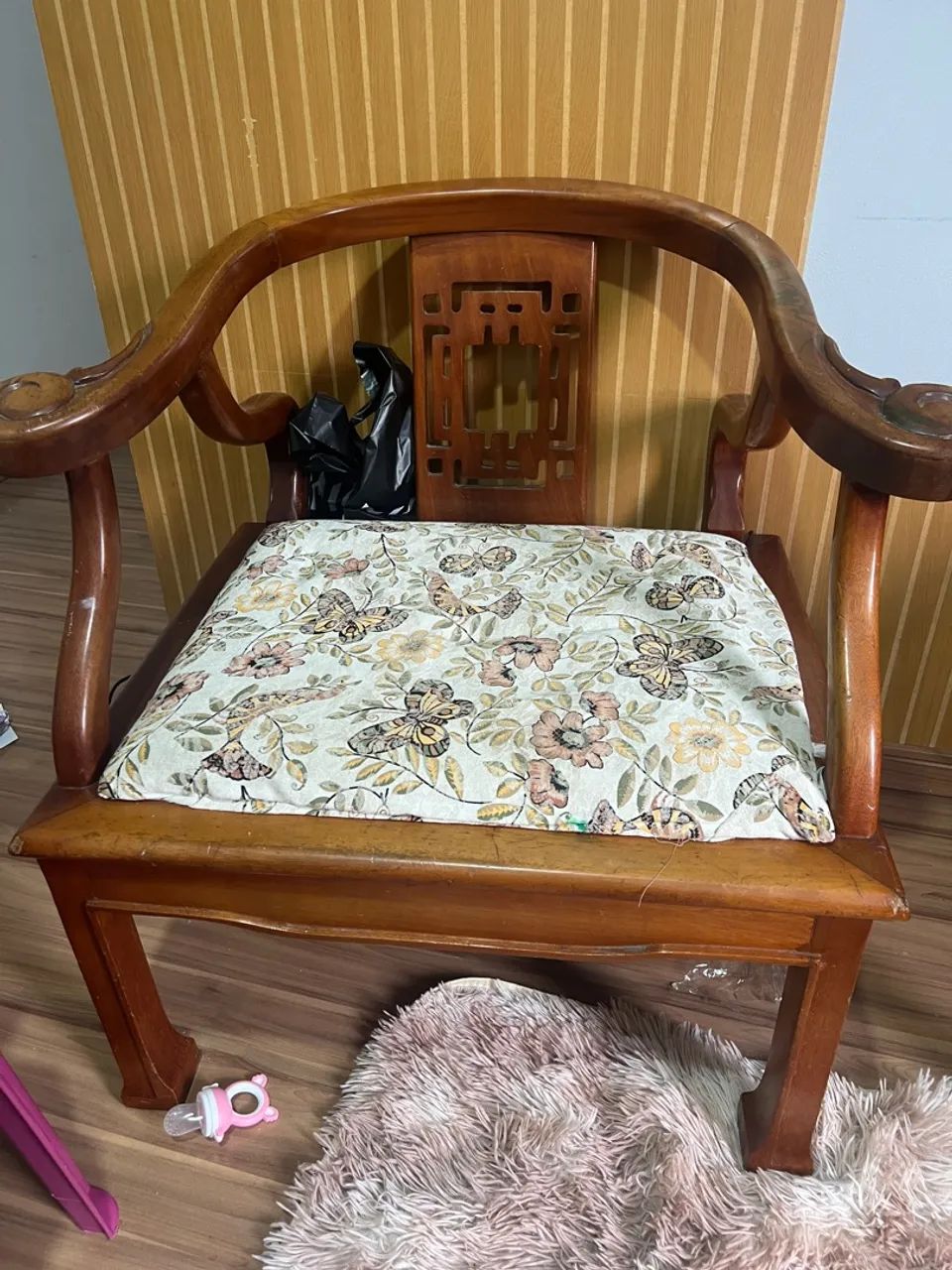 2 POLTRONAS + MESA DE CENTRO | MADEIRA MACIÇA | R$ 700 - Foto 2
