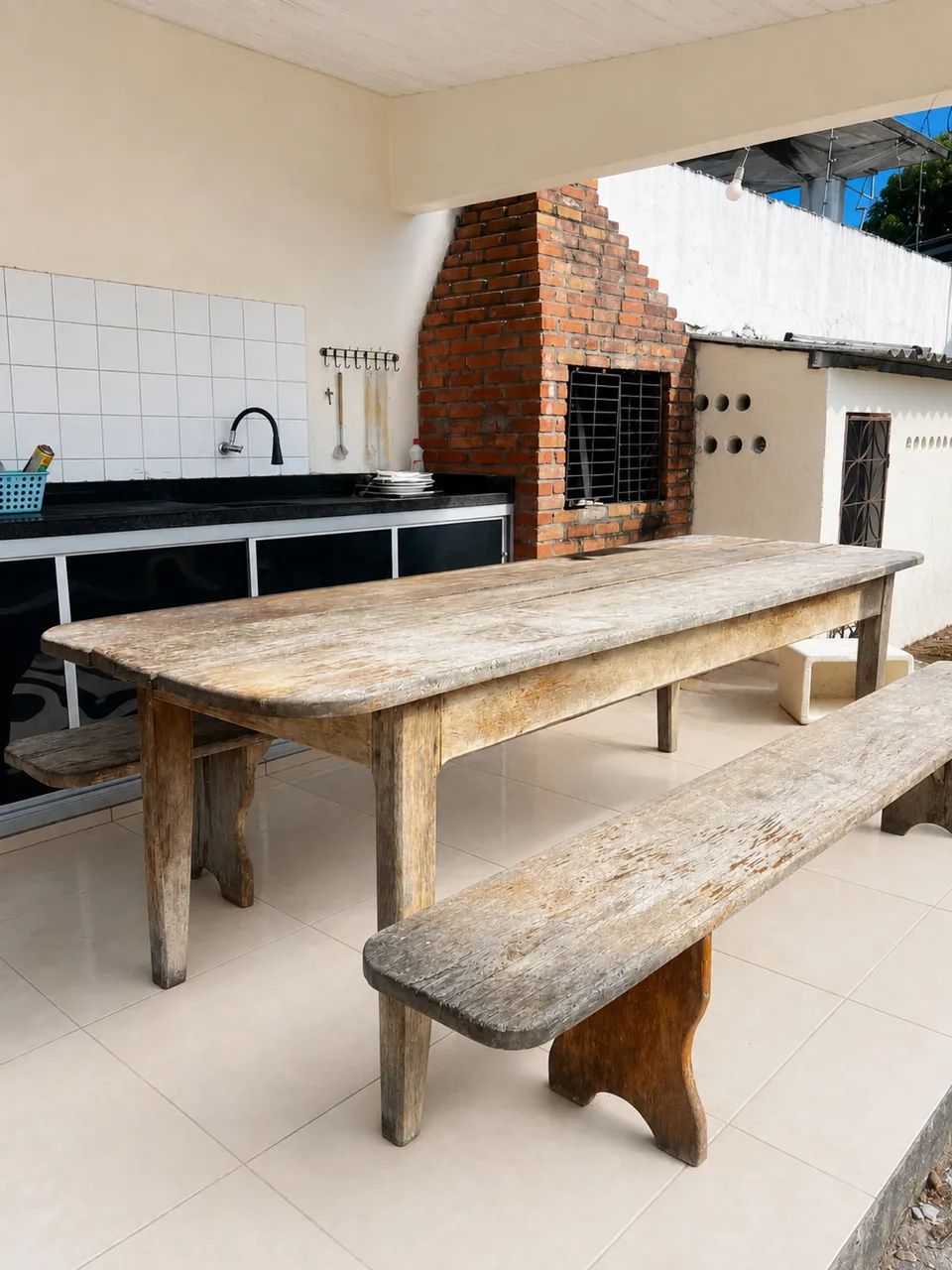 Mesa madeira maciça acompanha os bancos  - Foto 2