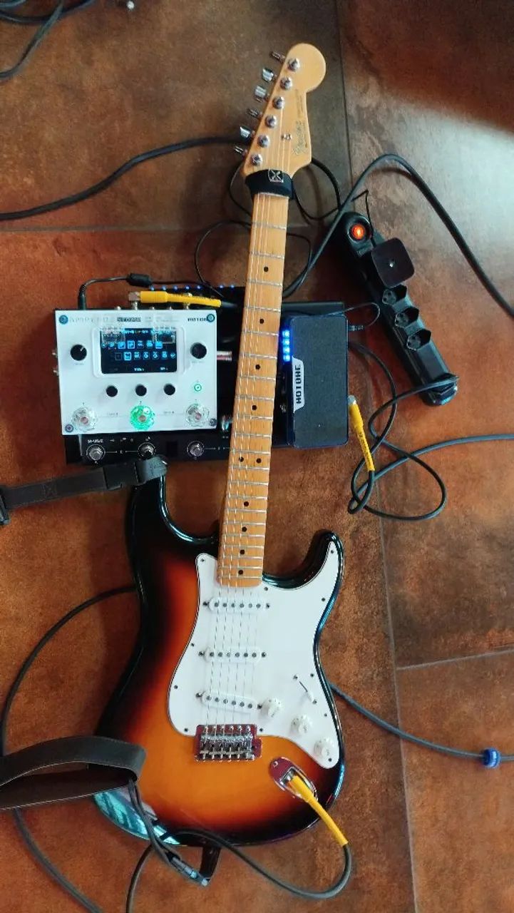 Fender stratocaster sumburst.