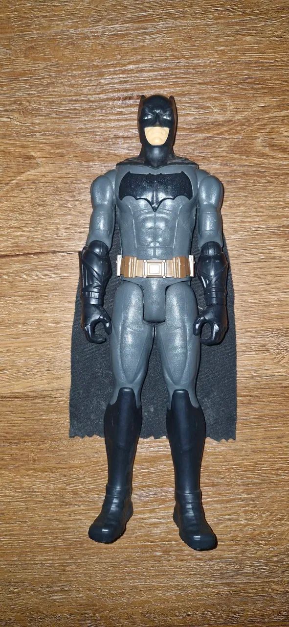 Boneco Batman da linha True Moves da Mattel