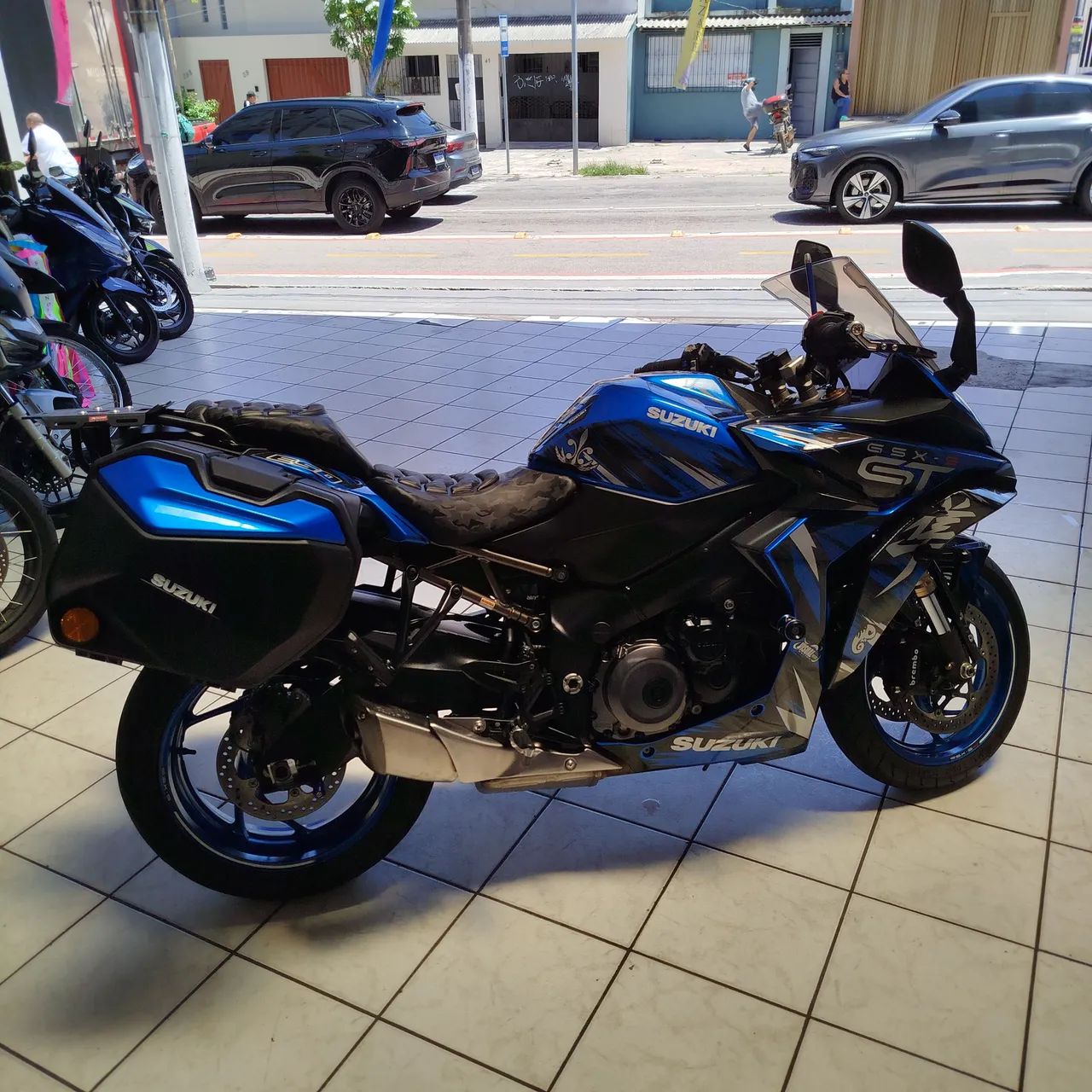 GSX-S 1000 GT 2025 - 1541065102 | OLX