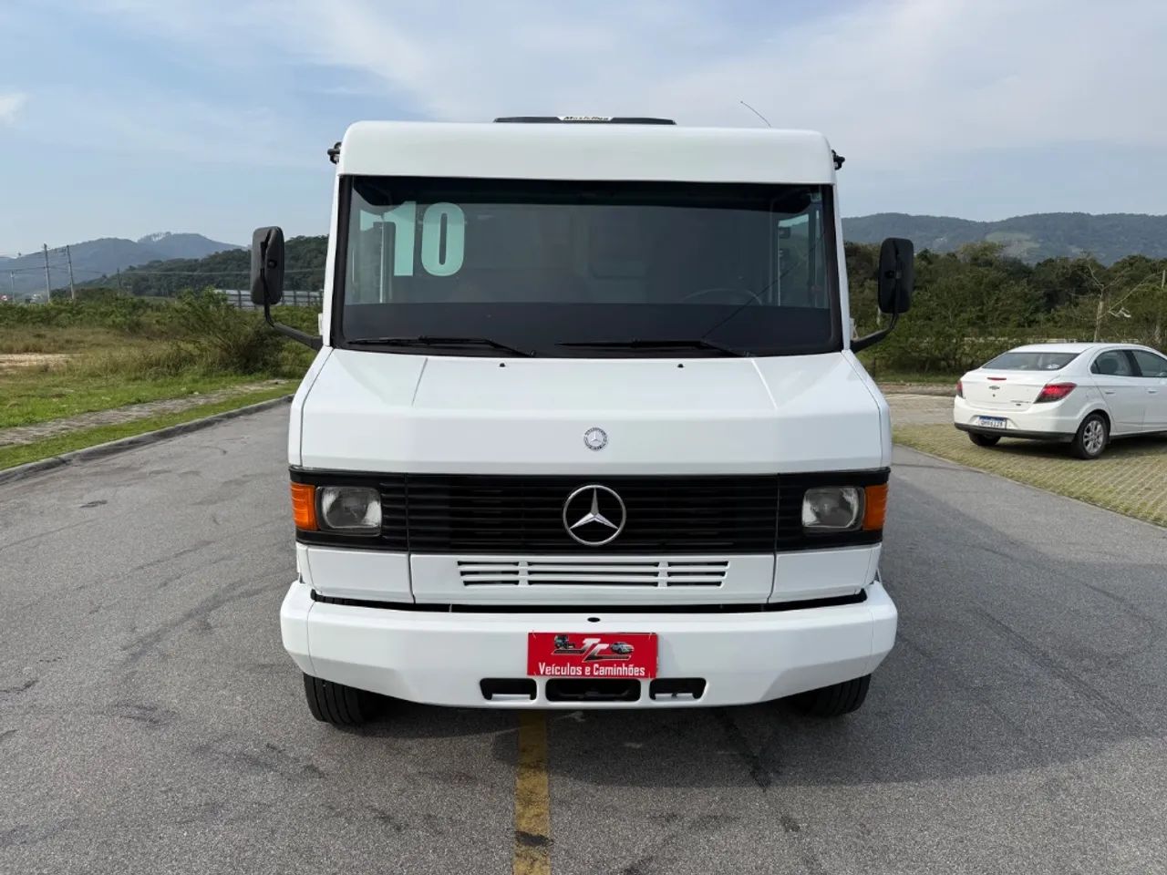 MB 710 Plus 2010 Carroceria  - Foto 2