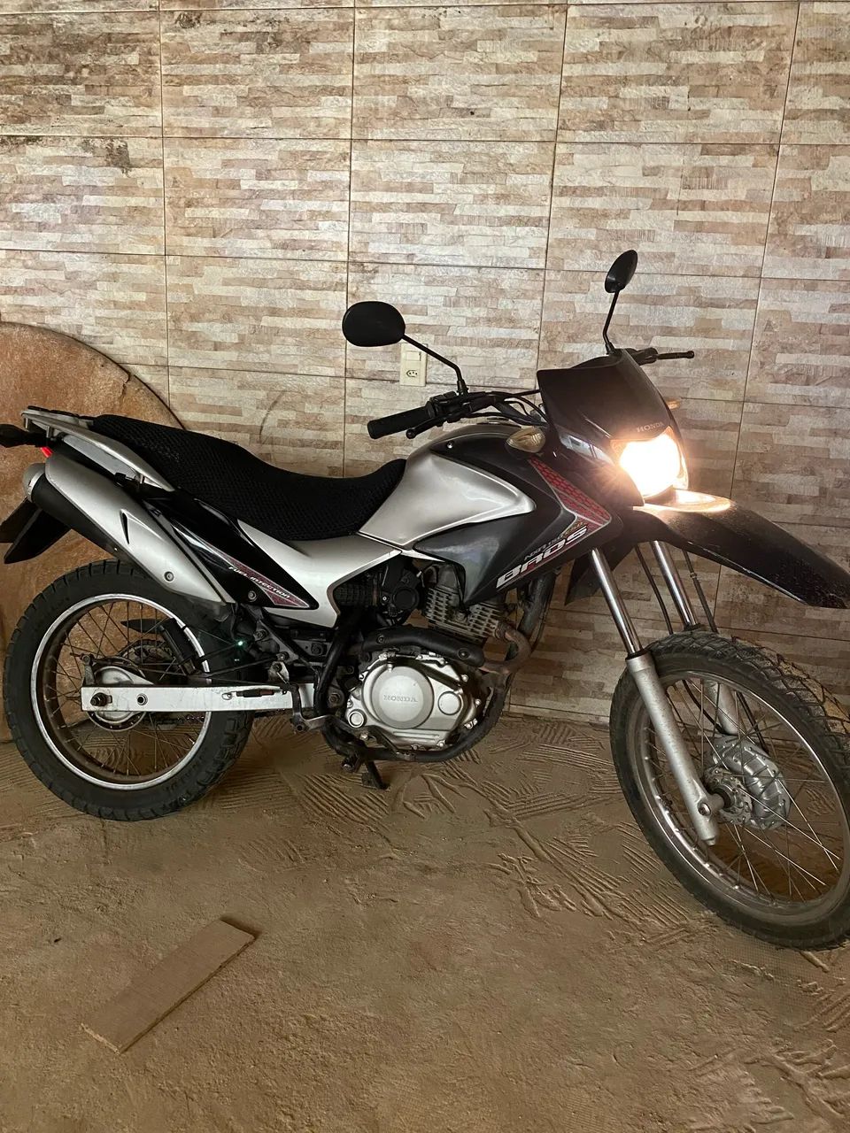Bros 150 