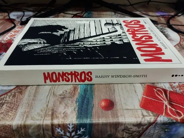 HQ - Monstros (Editora Todavia) - Foto 3