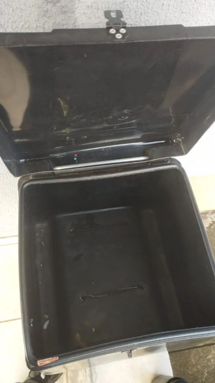 Baú para entregas de moto