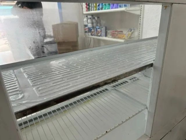 Balcão expositor com pista para congelados Frilux  - Foto 2
