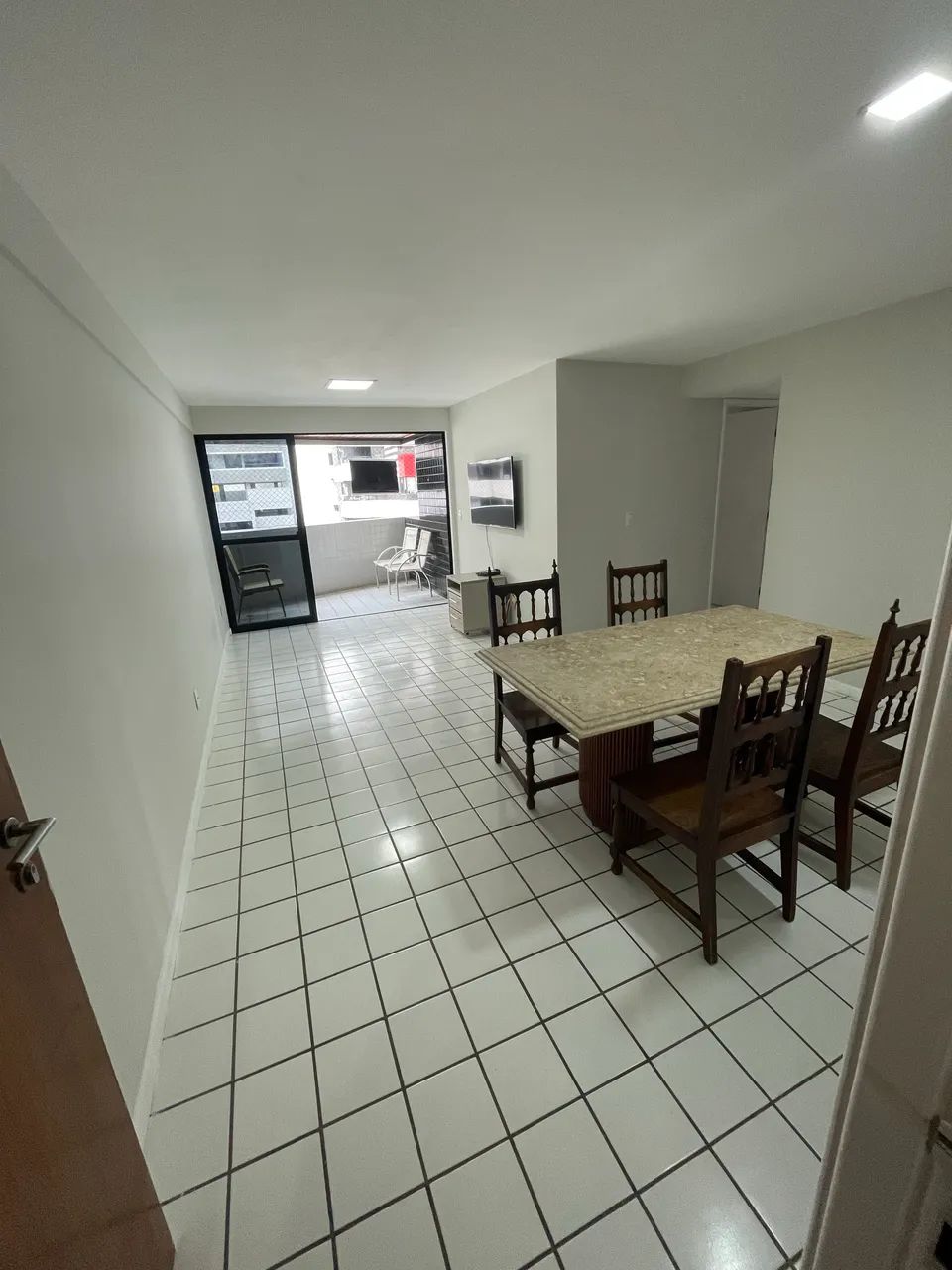 Alugo apartamento 3/4 sendo duas suítes - Foto 5
