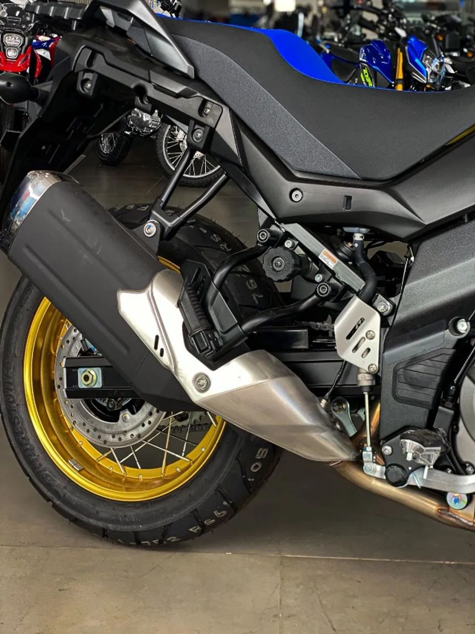 SUZUKI VSTROM 650 XT 2026 - Foto 2