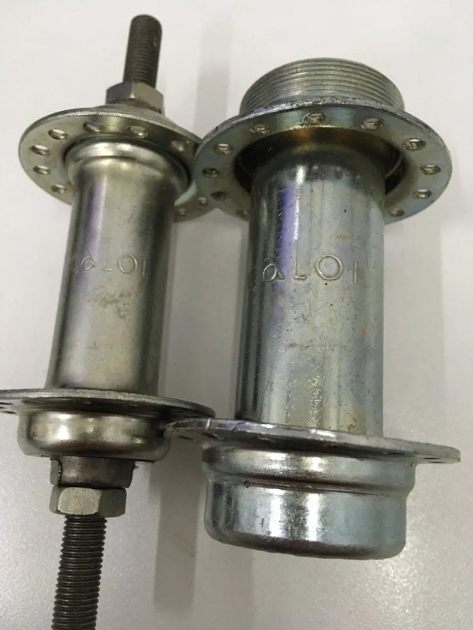 Par de Cubos 28 furos Originais Caloi Para Berlinetas.